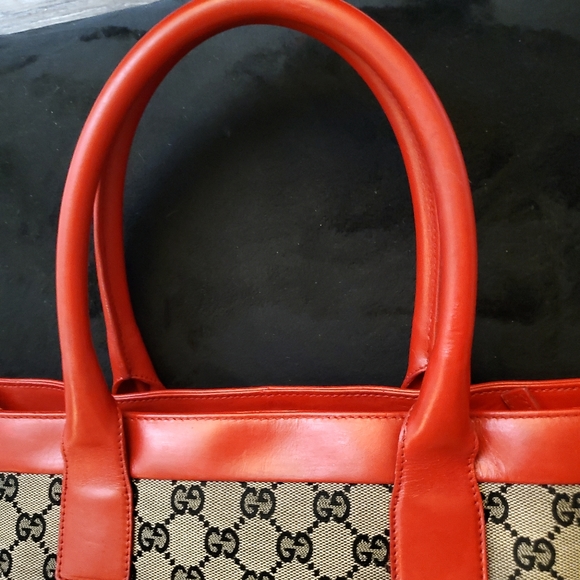 ***Sold Via Vestiarie Collective Platform **** Authentic Gucci - Picture 7 of 14